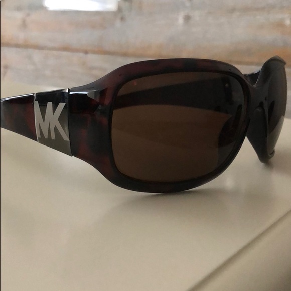 Michael Kors Accessories - EUC Michael Kors Dark Tortoise Shell Sunglasses